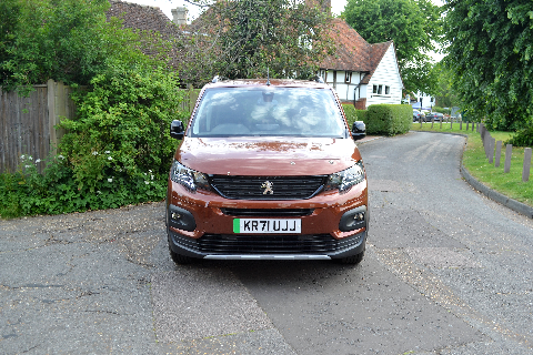 Peugeot e-Rifter front