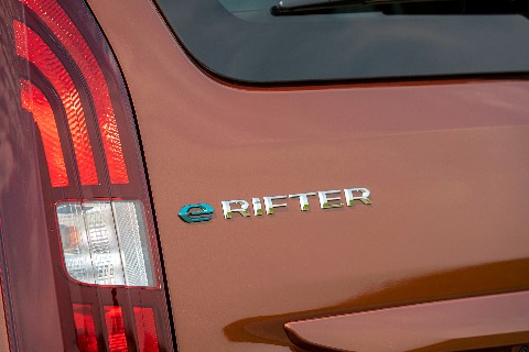 Peugeot e-Rifter logo 