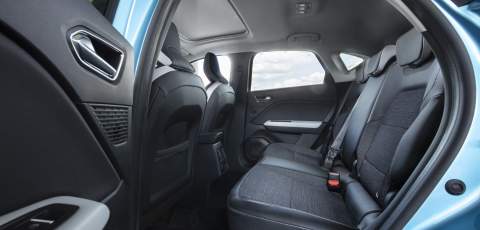 New Renault CAPTUR E-TECH Plug-in hybrid rear seats