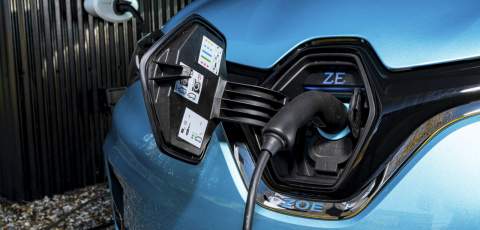 Renault ZOE GT Line R135 Z.E. charging
