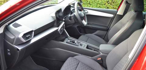 1 SEAT Leon e-HYBRID interior front