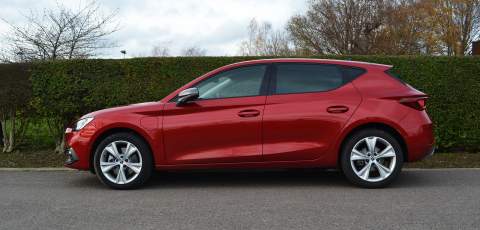 1 SEAT Leon e-HYBRID front'2 SEAT Leon e-HYBRID side'3 SEAT Leon e-HYBRID rear