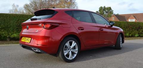 SEAT Leon e-HYBRID rear three-quarter