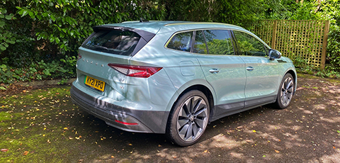 ŠKODA Enyaq iV 80 rear three-quarter 