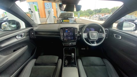 Volvo C40 Recharge Twin Pro interior front