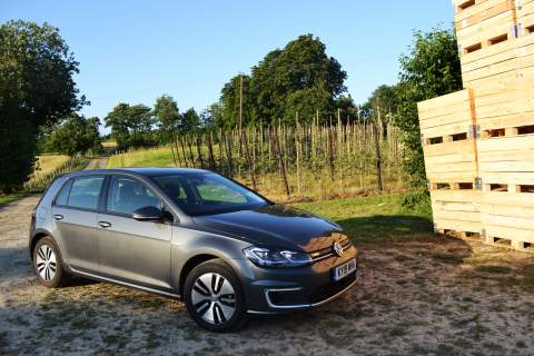 Front 3/4 view of the Volkswagen e-Golf