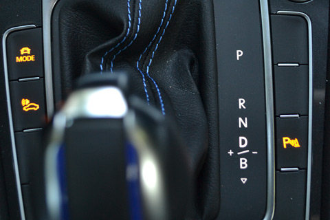 The gear selector in the Volkswagen e-Golf